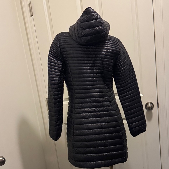 Patagonia Black Puffer Jacket - Picture 7 of 12